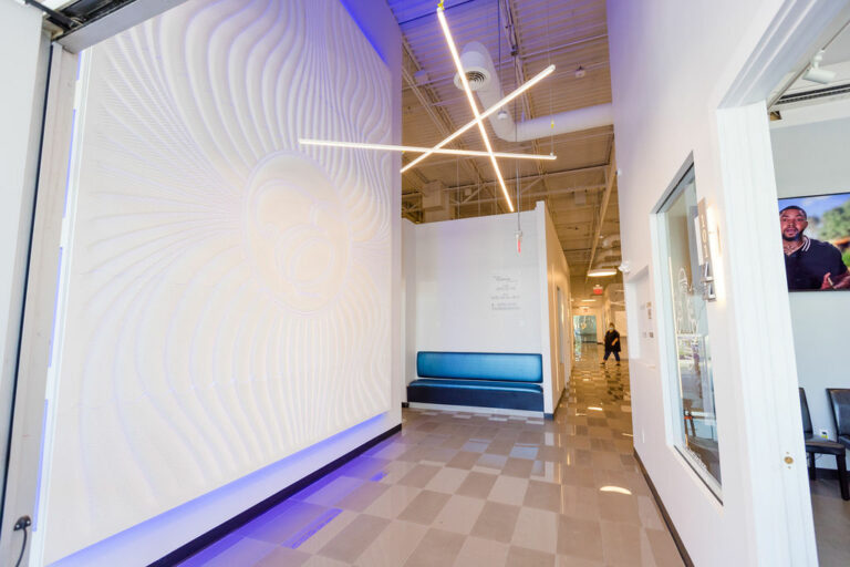 The Enclave Salon Suites Goodyear entry